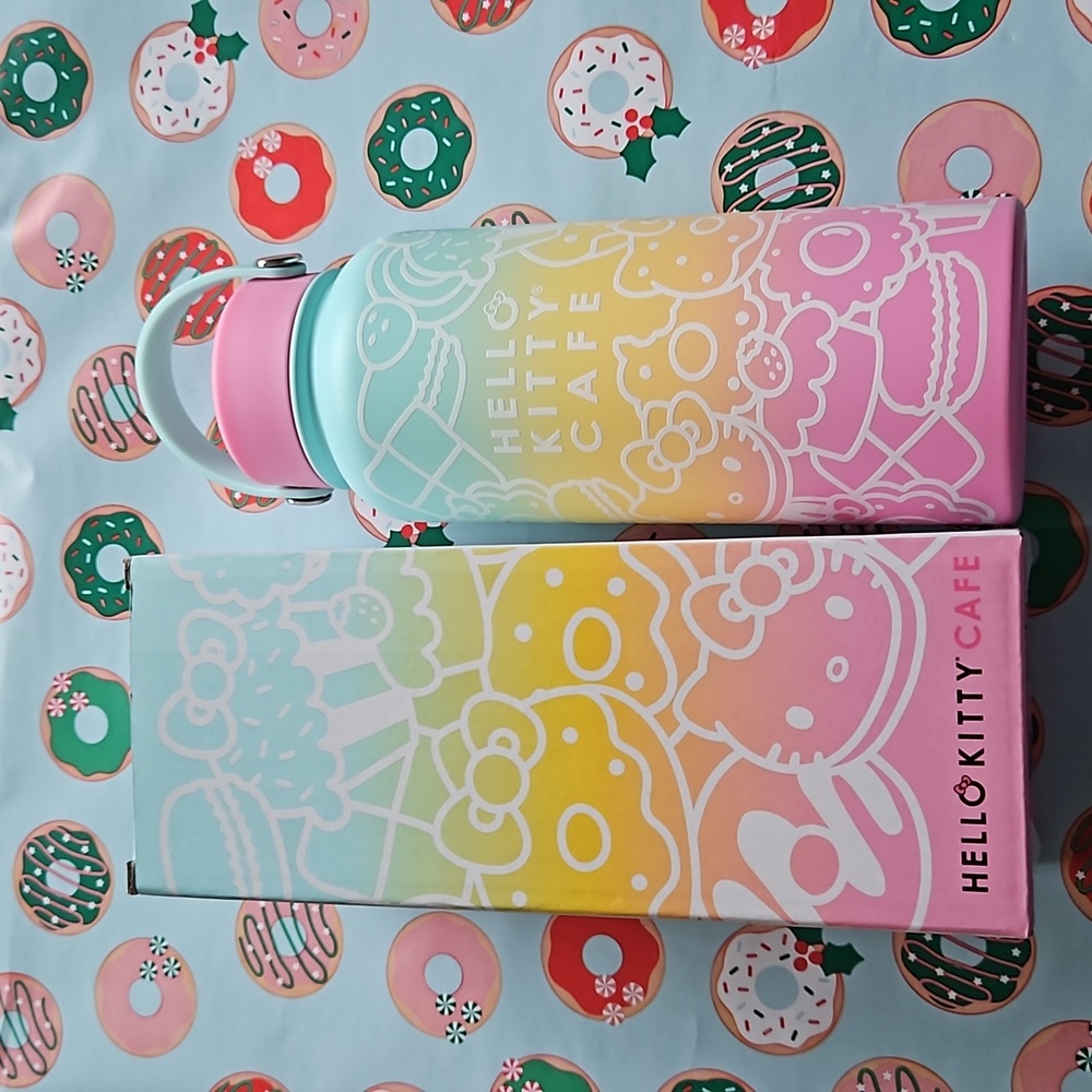 Hello Kitty Cafe Exclusive 32 oz Stainless Steel Water Bottle